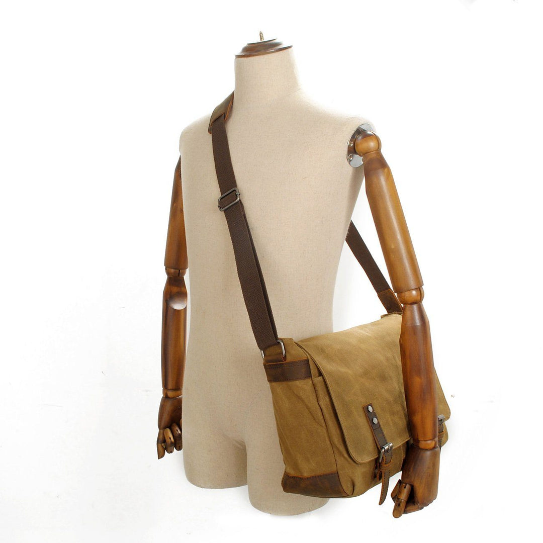 Retro Shoulder Bag | CONWAY